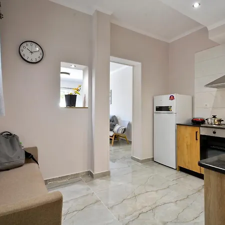 Rhea Complex Παλαιοκαστρίτσα