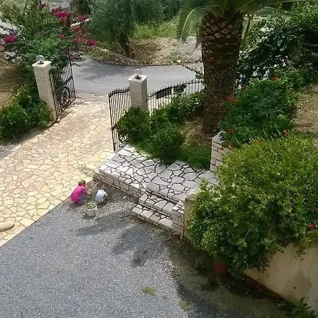 Rhea Complex Παλαιοκαστρίτσα